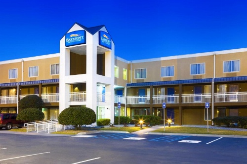 Baymont by Wyndham Savannah Midtown image 1