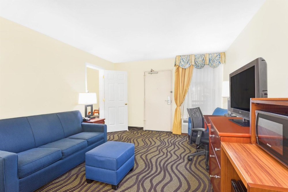 Baymont by Wyndham Savannah Midtown Main image