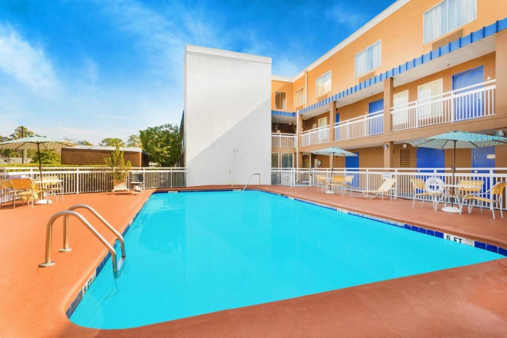 Baymont by Wyndham Savannah Midtown Image 24