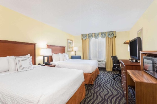 Baymont by Wyndham Savannah Midtown image 35