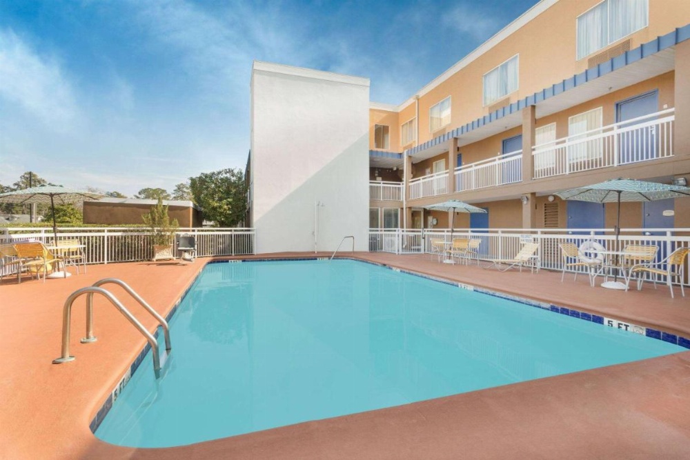 Baymont by Wyndham Savannah Midtown Image 38